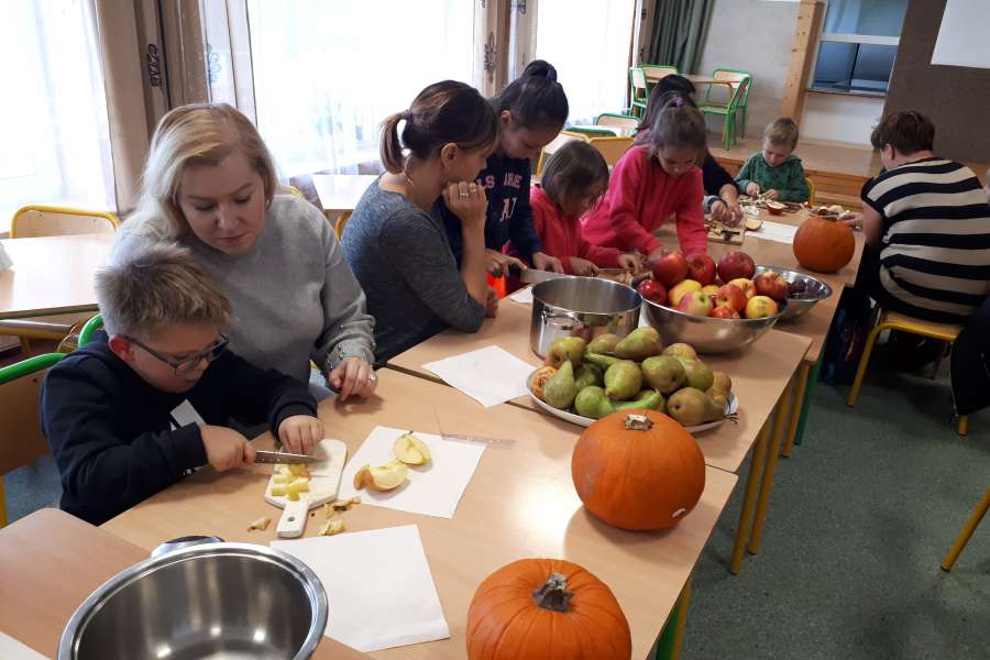 OWOCE ZDROWE I KOLOROWE