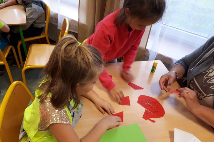 OWOCE ZDROWE I KOLOROWE