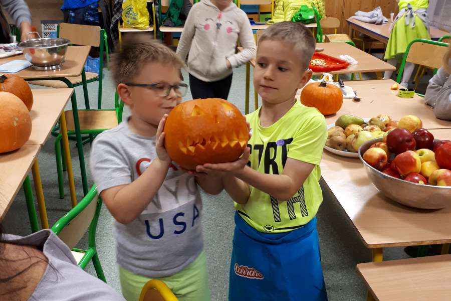 OWOCE ZDROWE I KOLOROWE