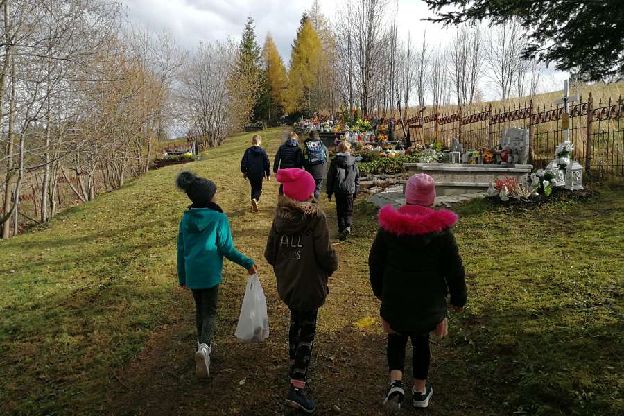 Symboliczna mogila poległych żołnierzy walczących o wolność i niepodległość Polski