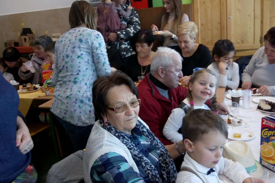 DZIEŃ BABCI I DZIADKA W ODDZIALE PRZEDSZKOLNYM