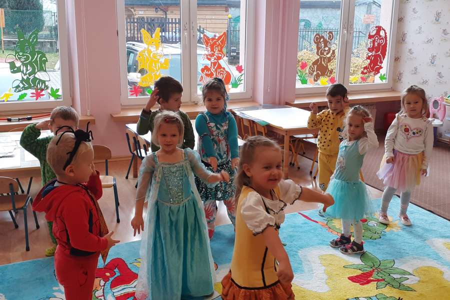 DZIEŃ POSTACI Z BAJEK