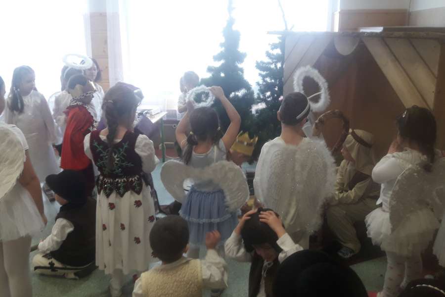 Jasełka w wykonaniu Krasnoludków i Smerfów