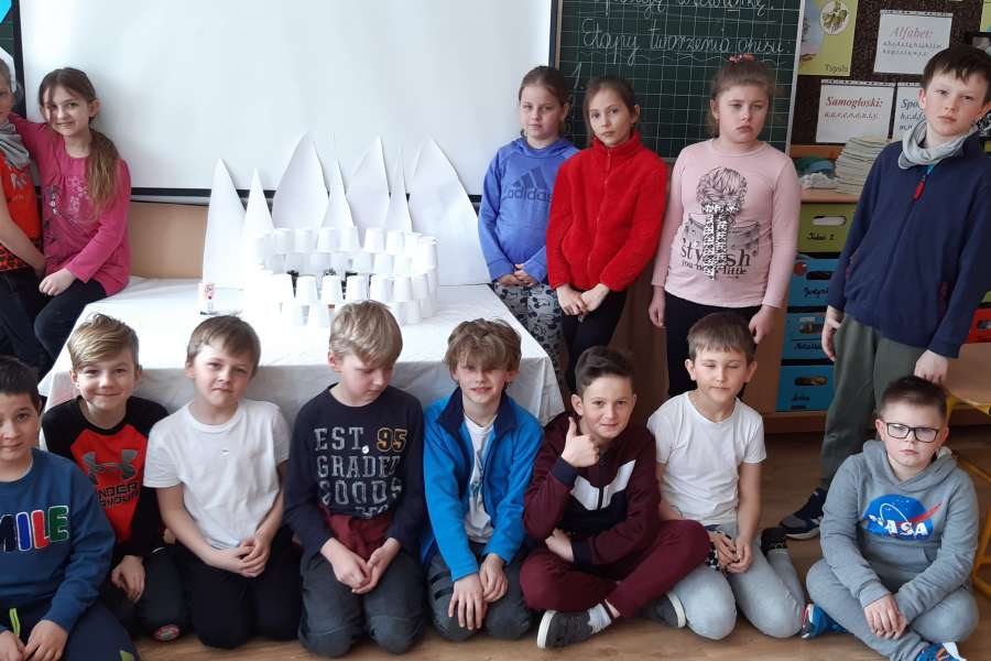 CZYTAM Z KLASĄ, LEKTURKI SPOD CHMURKI MODUŁ II - KLASA 2