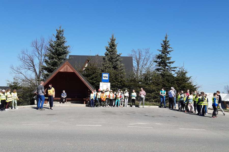 UDZIAŁ UCZNIÓW KLAS 1-3 W AKCJI „ŚMIECI TO TEMAT PODNIOSŁY”