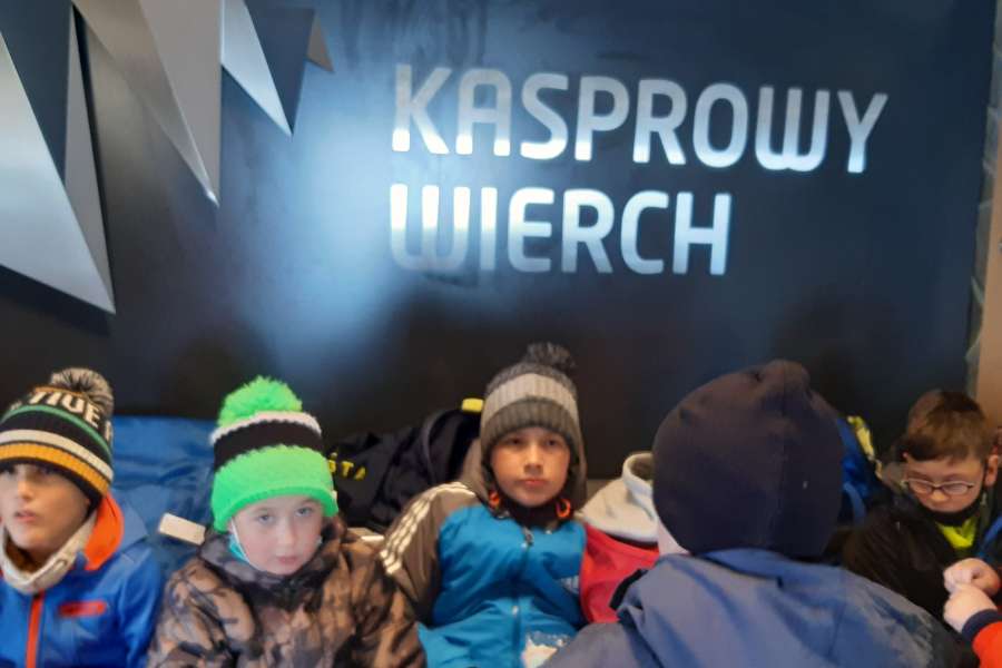 WYCIECZKA UCZNIÓW KLASY 2 NA KASPROWY WIERCH