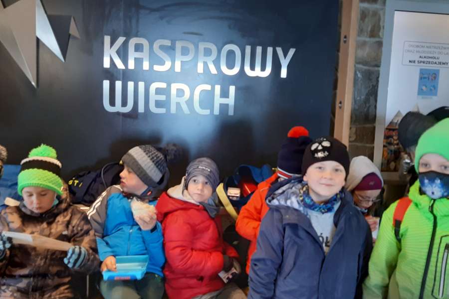 WYCIECZKA UCZNIÓW KLASY 2 NA KASPROWY WIERCH
