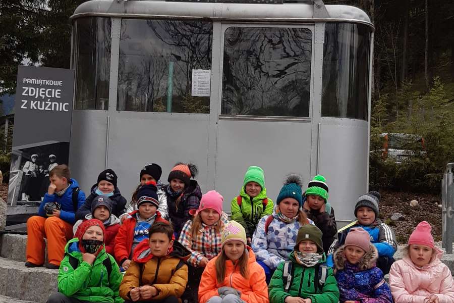 WYCIECZKA UCZNIÓW KLASY 2 NA KASPROWY WIERCH