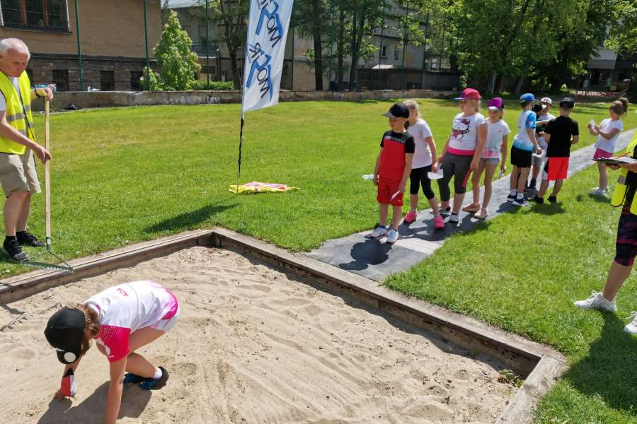 TURNIEJ ZABAW SPORTOWYCH DLA UCZNIÓW KLAS 1-3