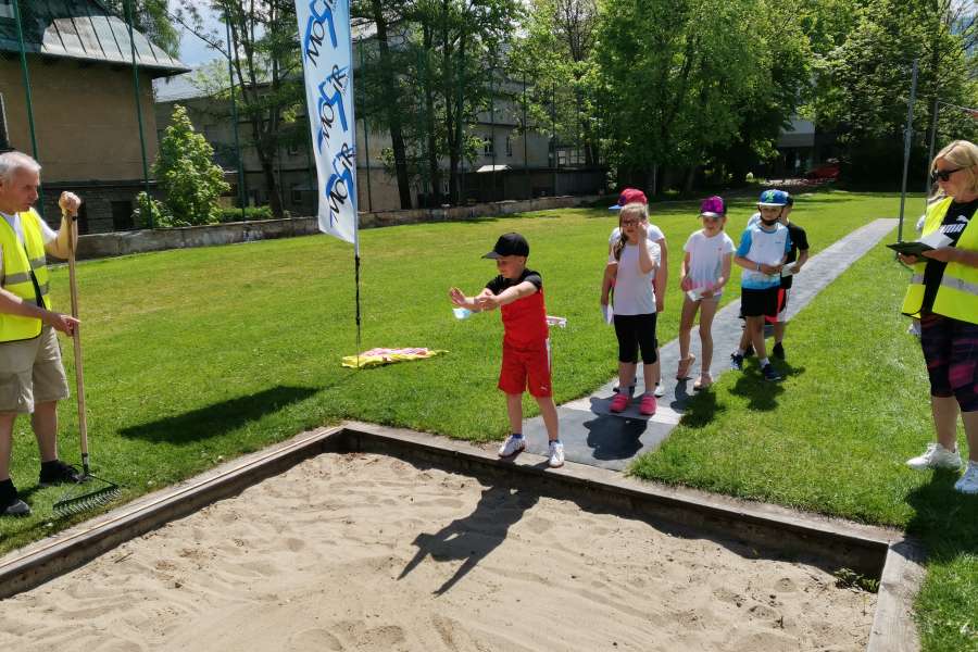 TURNIEJ ZABAW SPORTOWYCH DLA UCZNIÓW KLAS 1-3