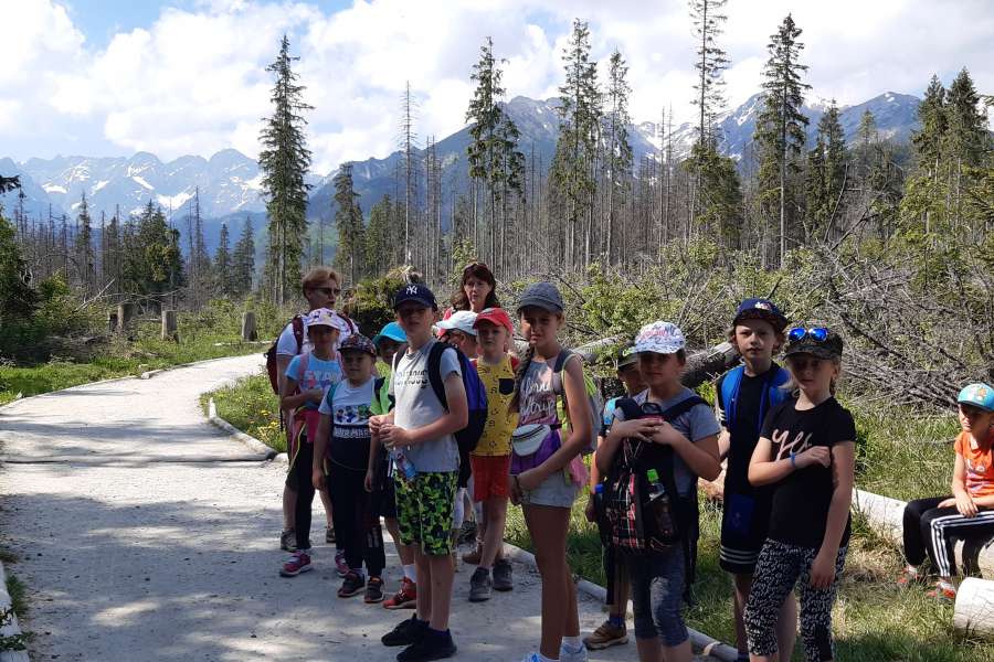 WYCIECZKA KLASY 2 NA RUSINOWĄ POLANĘ I WIKTORÓWKI