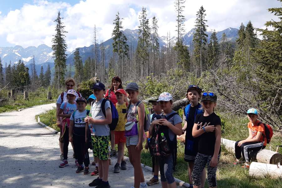 WYCIECZKA KLASY 2 NA RUSINOWĄ POLANĘ I WIKTORÓWKI