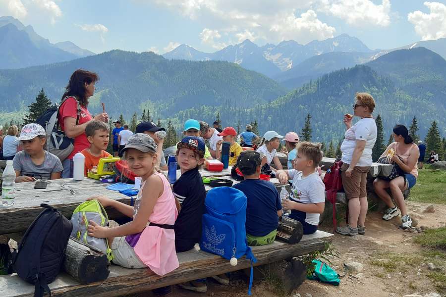 WYCIECZKA KLASY 2 NA RUSINOWĄ POLANĘ I WIKTORÓWKI