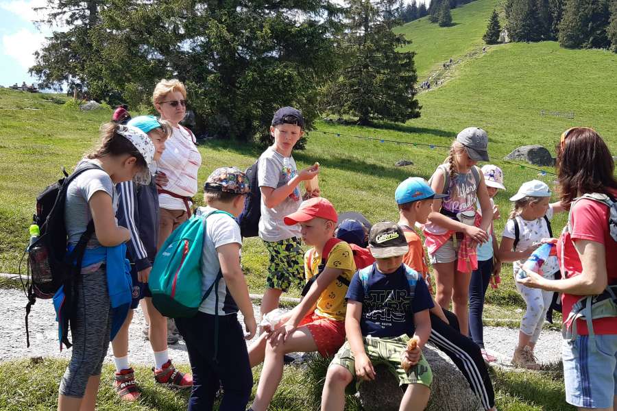 WYCIECZKA KLASY 2 NA RUSINOWĄ POLANĘ I WIKTORÓWKI