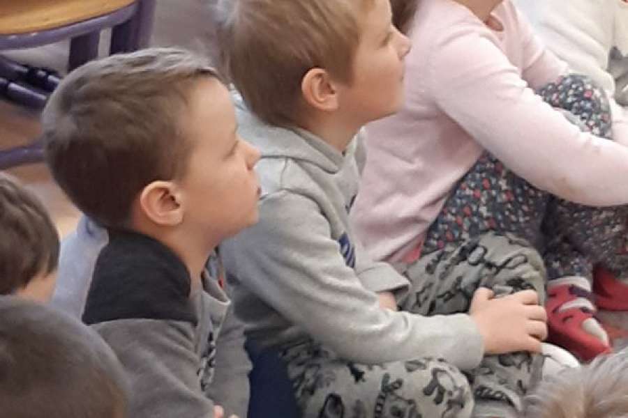 Teatrzyk Kamishibai w przedszkolu