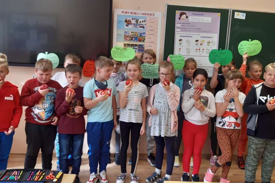 28 WRZEŚNIA ŚWIATOWY DZIEŃ JABŁKA