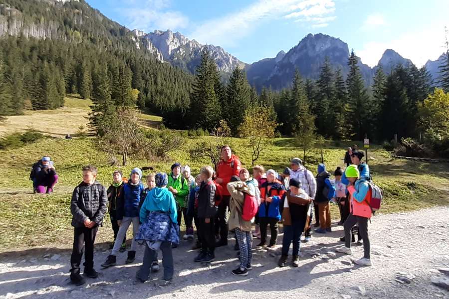 JESIENNA WYCIECZKA DO DOLINY KOŚCIELISKIEJ UCZNIÓW KLASY 2 i 3