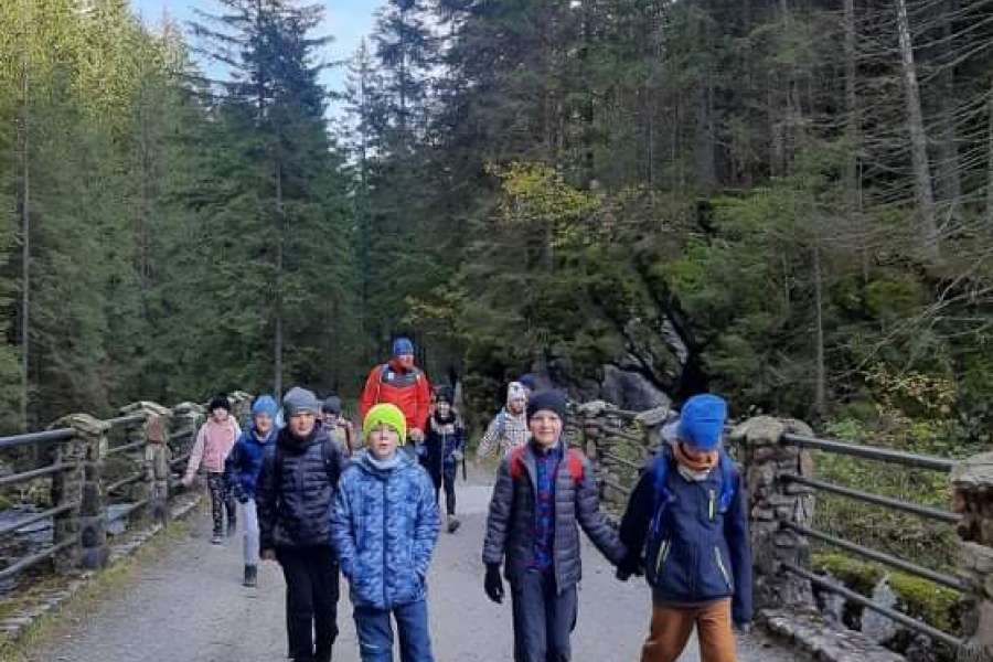 JESIENNA WYCIECZKA DO DOLINY KOŚCIELISKIEJ UCZNIÓW KLASY 2 i 3