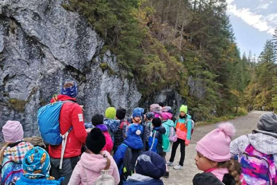 JESIENNA WYCIECZKA DO DOLINY KOŚCIELISKIEJ UCZNIÓW KLASY 2 i 3