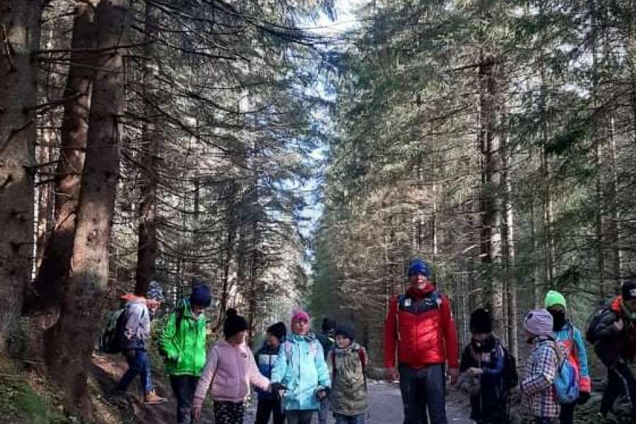 JESIENNA WYCIECZKA DO DOLINY KOŚCIELISKIEJ UCZNIÓW KLASY 2 i 3