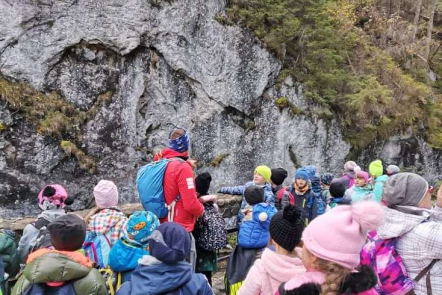 JESIENNA WYCIECZKA DO DOLINY KOŚCIELISKIEJ UCZNIÓW KLASY 2 i 3