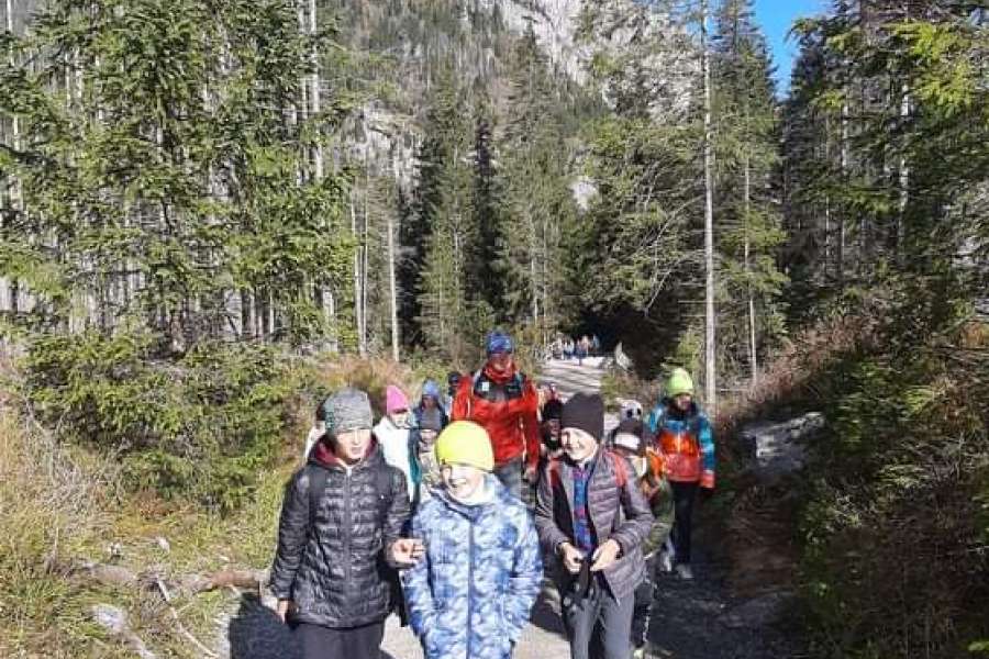 JESIENNA WYCIECZKA DO DOLINY KOŚCIELISKIEJ UCZNIÓW KLASY 2 i 3