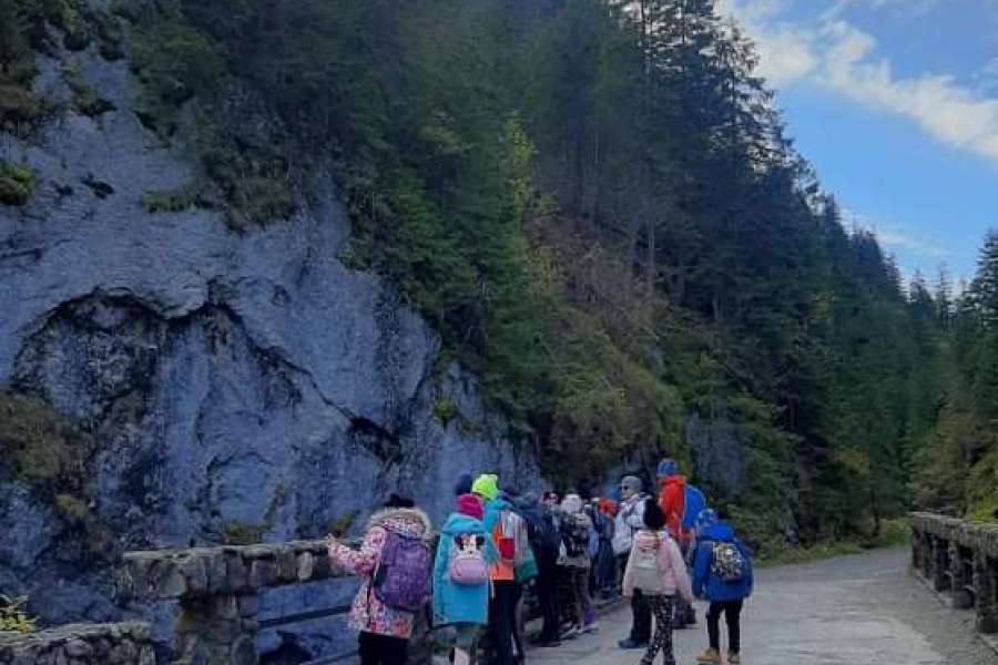 JESIENNA WYCIECZKA DO DOLINY KOŚCIELISKIEJ UCZNIÓW KLASY 2 i 3