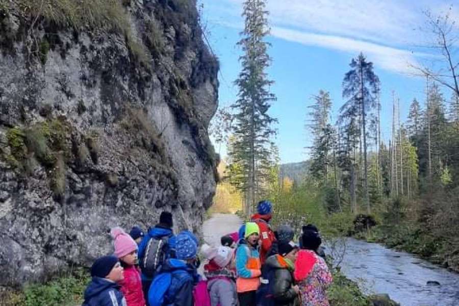 JESIENNA WYCIECZKA DO DOLINY KOŚCIELISKIEJ UCZNIÓW KLASY 2 i 3