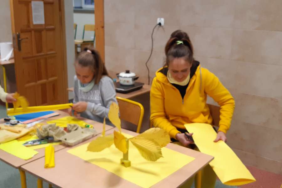 ZAJĘCIA „OWOCE ZDROWE I KOLOROWE” W KLASIE 3