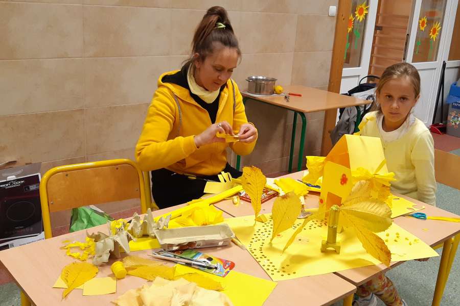 ZAJĘCIA „OWOCE ZDROWE I KOLOROWE” W KLASIE 3