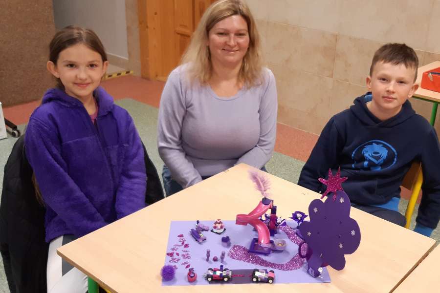 ZAJĘCIA „OWOCE ZDROWE I KOLOROWE” W KLASIE 3