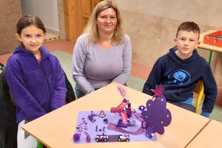 ZAJĘCIA „OWOCE ZDROWE I KOLOROWE” W KLASIE 3