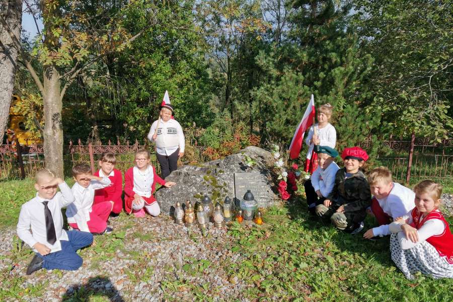 Cmentarz-klasa2-Hrube