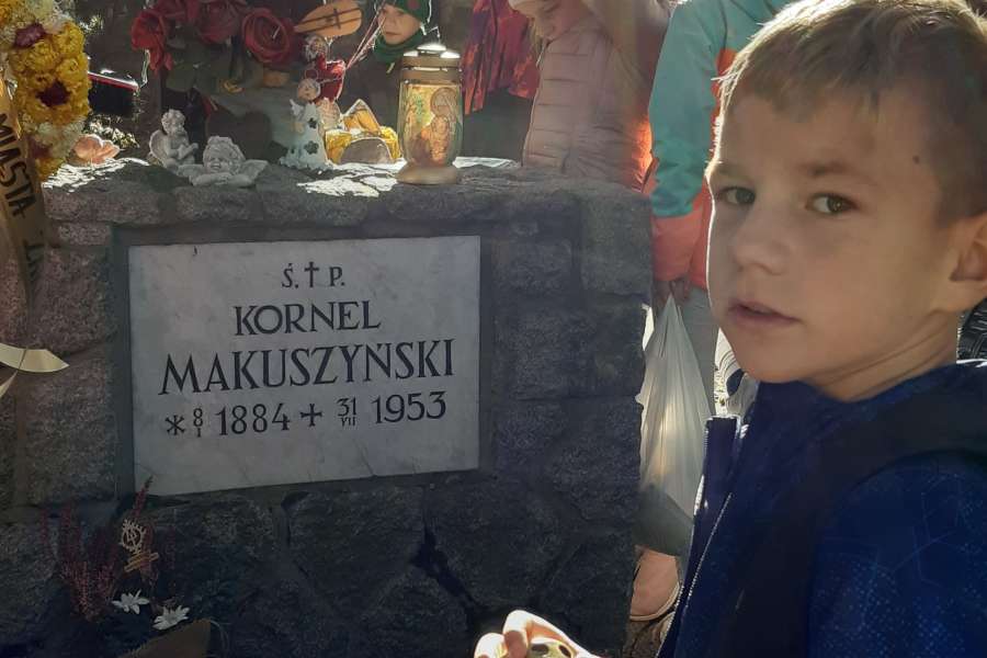 WYCIECZKA NA CMENTARZ KLAS 1 i 3