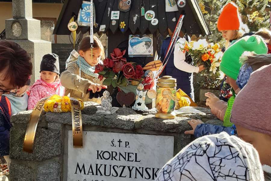 WYCIECZKA NA CMENTARZ KLAS 1 i 3