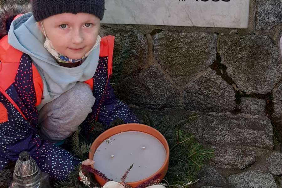 WYCIECZKA NA CMENTARZ KLAS 1 i 3