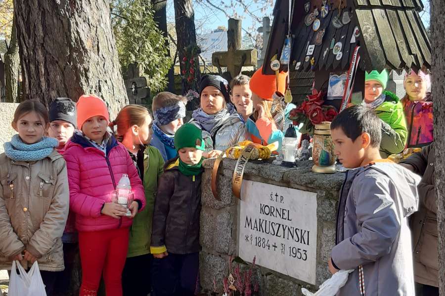 WYCIECZKA NA CMENTARZ KLAS 1 i 3