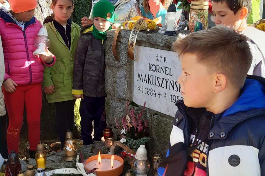 WYCIECZKA NA CMENTARZ KLAS 1 i 3