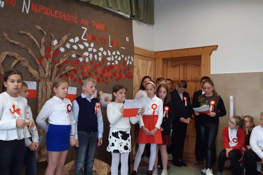 AKADEMIA Z OKAZJI 11 LISTOPADA NARODOWEGO ŚWIĘTA NIEPODLEGŁOŚCI