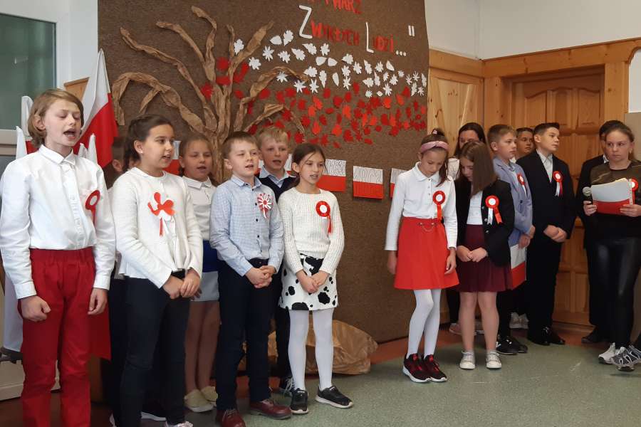 AKADEMIA Z OKAZJI 11 LISTOPADA NARODOWEGO ŚWIĘTA NIEPODLEGŁOŚCI