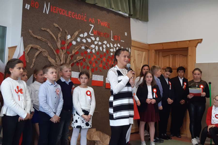 AKADEMIA Z OKAZJI 11 LISTOPADA NARODOWEGO ŚWIĘTA NIEPODLEGŁOŚCI