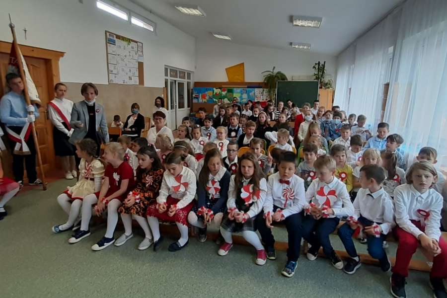 AKADEMIA Z OKAZJI 11 LISTOPADA NARODOWEGO ŚWIĘTA NIEPODLEGŁOŚCI