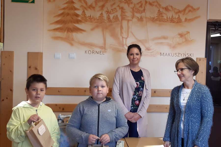 ROZDANIE NAGRÓD DLA UCZNIÓW KLAS 1-8   ZA UDZIAŁ W KONKURSACH SZKOLNYCH