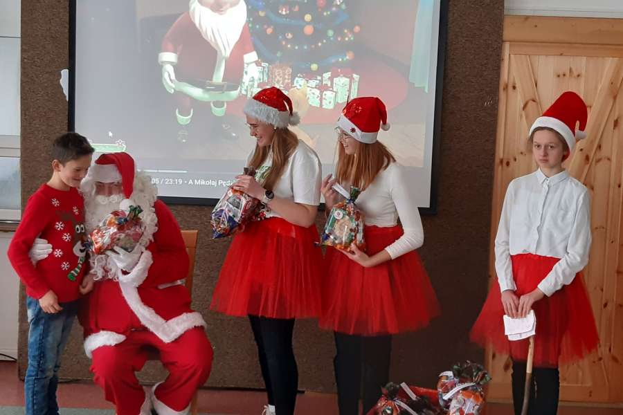 SPOTKANIE Z MIKOŁAJEM UCZNIÓW KLAS 1-321