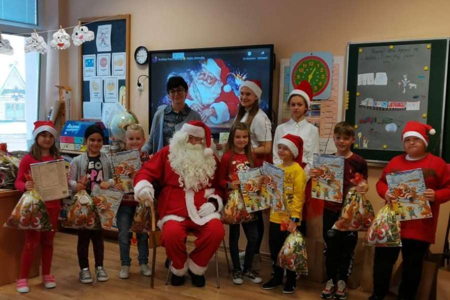 SPOTKANIE Z MIKOŁAJEM UCZNIÓW KLAS 1-321