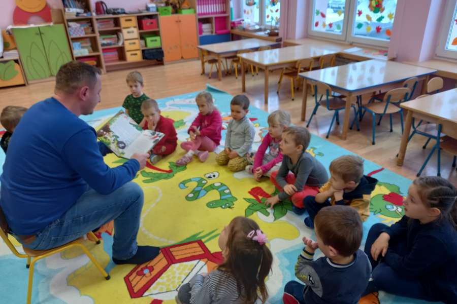 Czytanie bajki-grudzień-PP