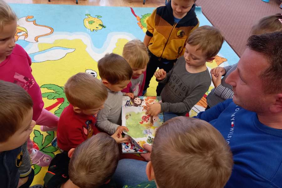 Czytanie bajki-grudzień-PP