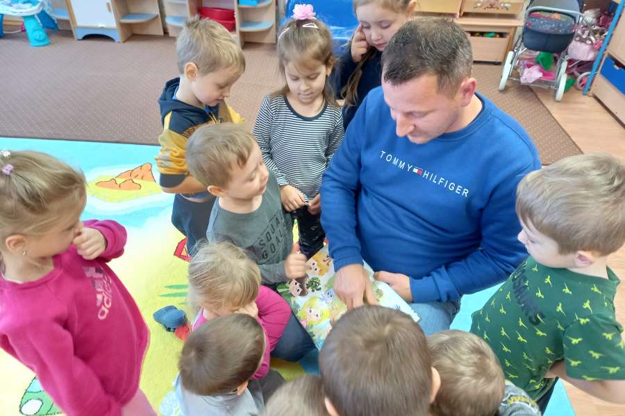 Czytanie bajki-grudzień-PP