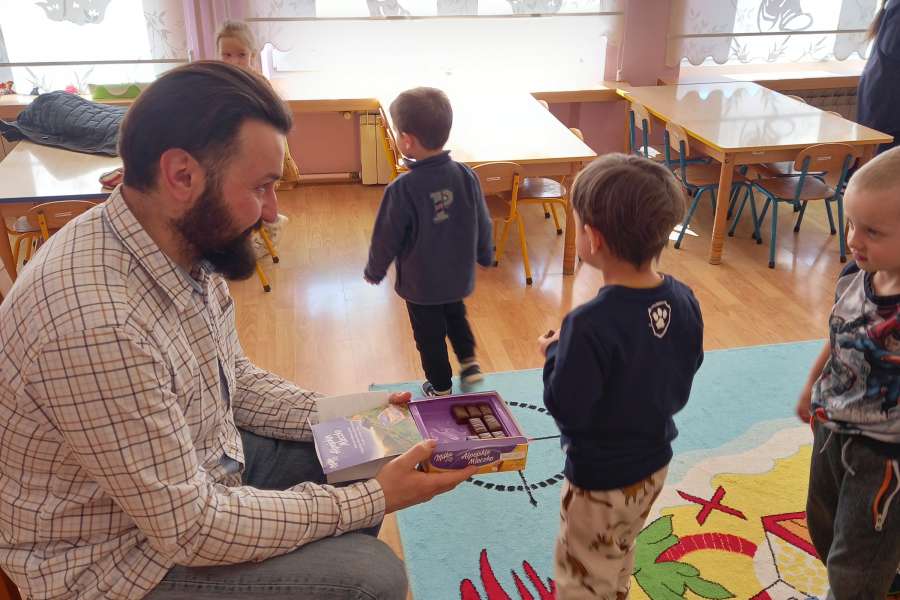 Czytanie_bajki_w_ramach_projektu_ Maly_miś-3-22