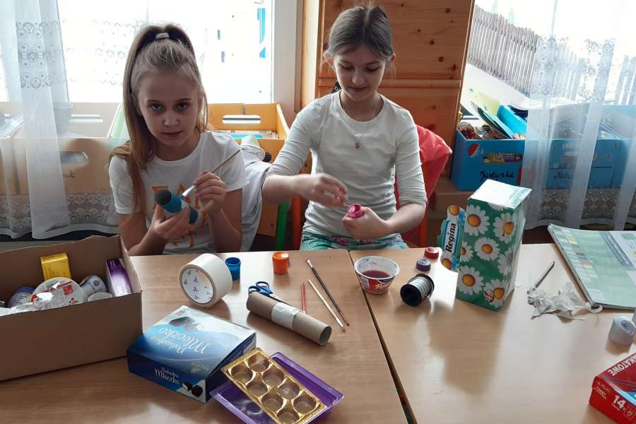 SZALONY ROBOT PRACE PLASTYCZNO –TECHNCZNE UCZNIÓW KLASY 3